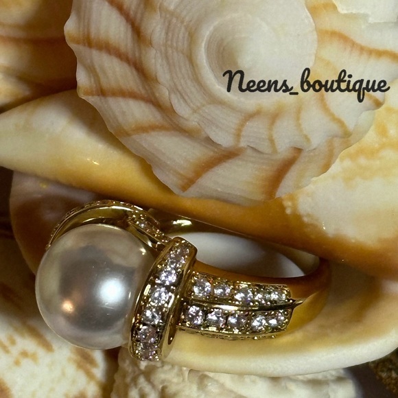 Pearl And CZ Hug Ring - Picture 2 of 5